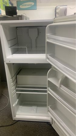 Top and bottom fridge whirlpool apartment size