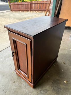 SIDE or END TABLE w/storage