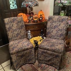 🌿 Vintage Pair of Skirted Parsons Chairs – Floral/Leaf Tapestry Upholstery
