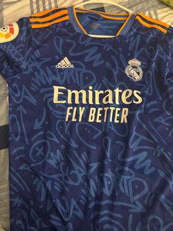 Real Madrid 21/22 away jersey