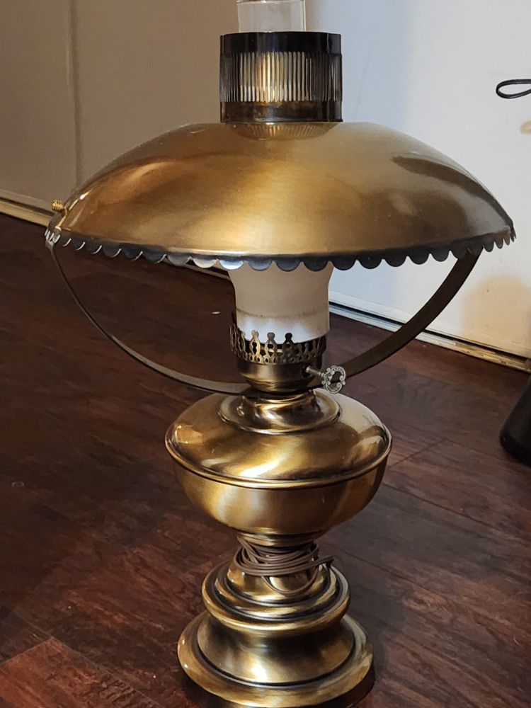 Antique Gas Lamp 