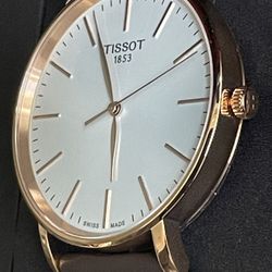 TISSOT 40mm MEN’s WATCH “NEW”