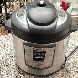 Instapot Crockpot 6 Quart 6 In 1 PRESSURE Cooker 5 Min Egg Button