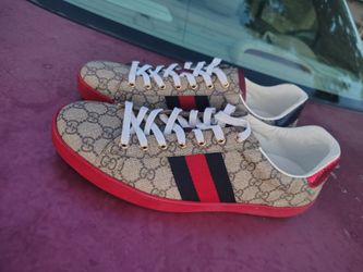 Men's sz 11 Authentic Gucci Shies