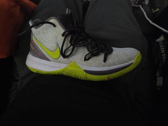 Size 8.5 Nike Kyrie 5 Mamba Mentality