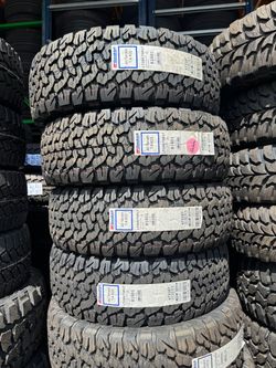 285/70/17 BFGOODRICH AT 4 new tires mounted and balanced
