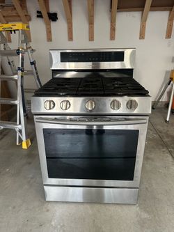 Kitchen stove + Dishwasher Bundle