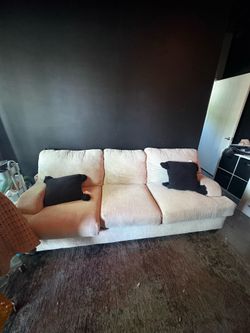 Couch with pull out bed