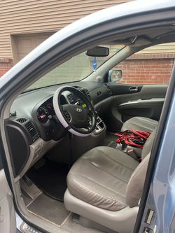 2007 Hyundai Entourage