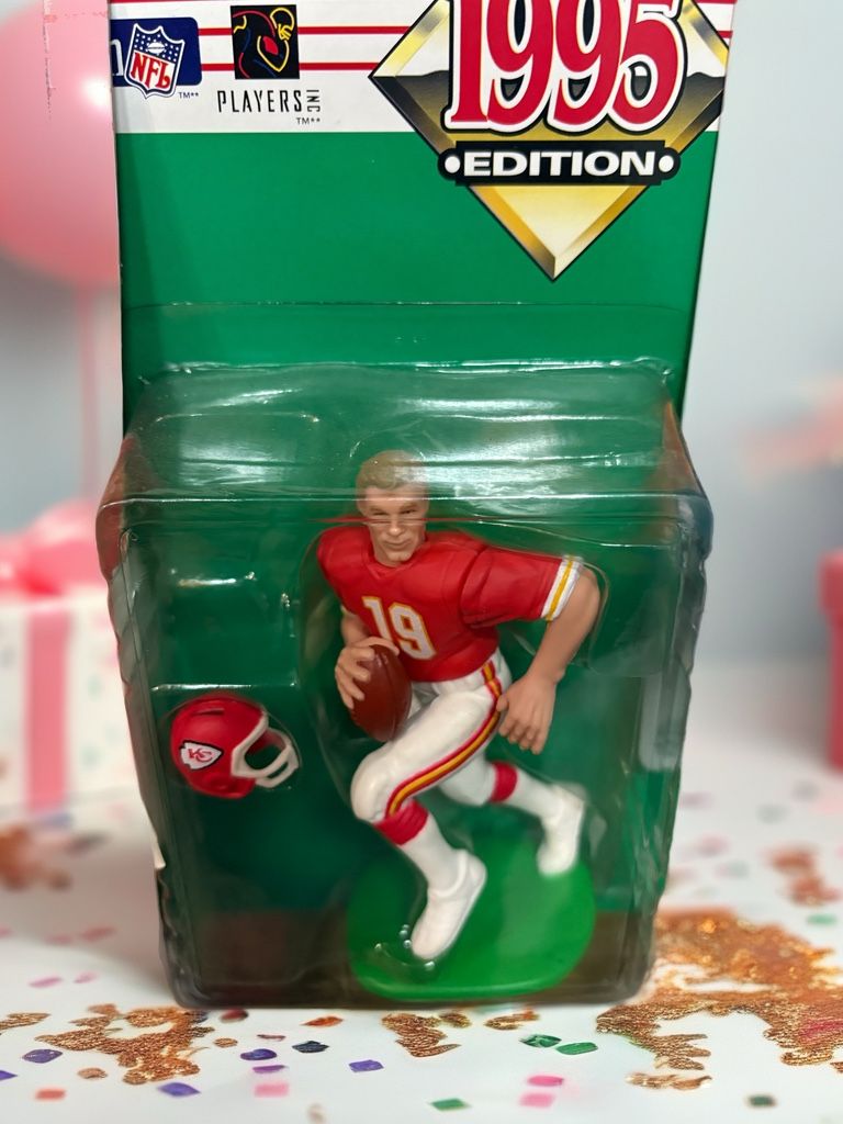 Starting Lineup joe montana Action Figure