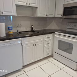 4 Kitchen Appliances For Sale 