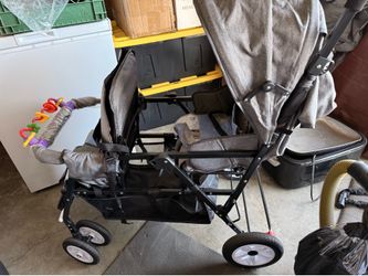 Twin stroller