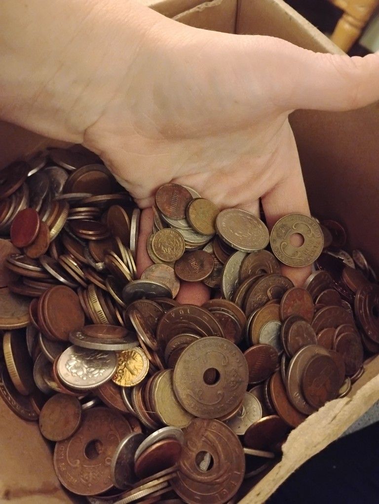 10lb Box Of Coins!