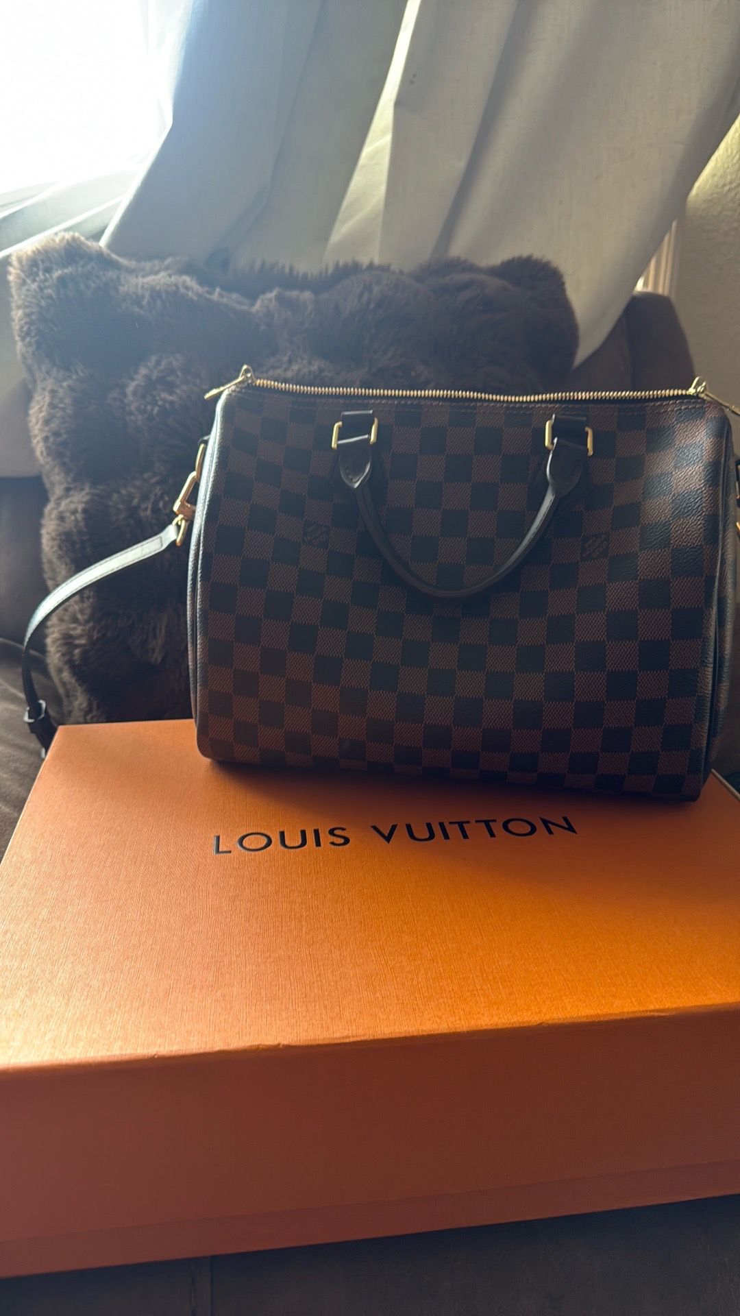 Louis Vuitton B demier eben 30