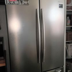 Samsung 18cu ft French Door Refrigerator