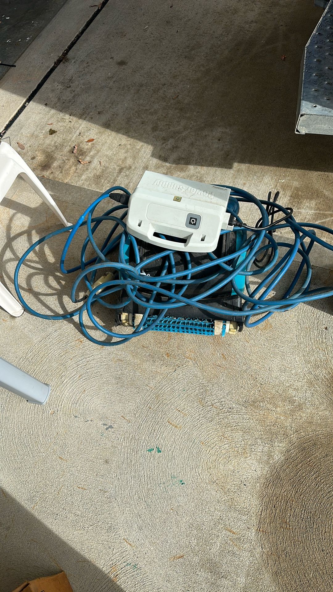 Dolphin Nautics Pool Robot Cleaner 