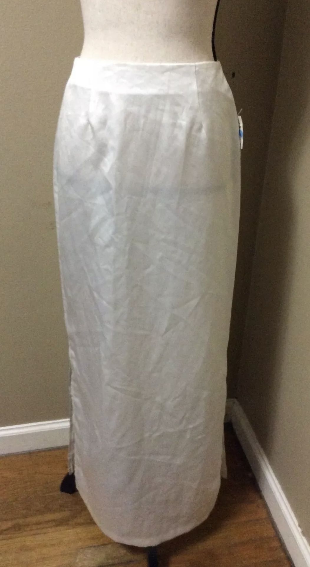 M Studio Long Shiny Polyester White SKIRT wedding prom theater 5/6 7/8
