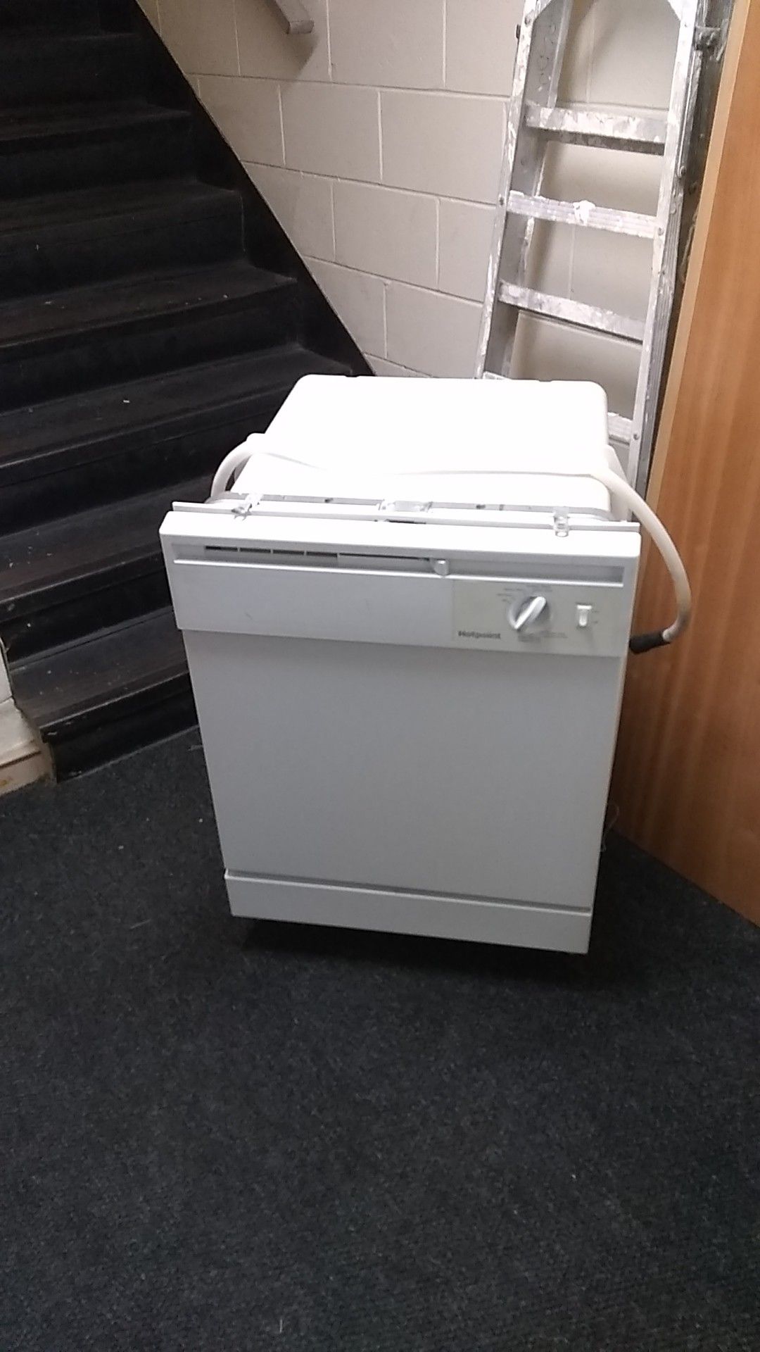 Hotpoint dishwasher