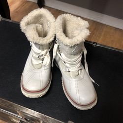 Pajar White Woman’s Rain Or Winter Boots Size 8-8 1/2g