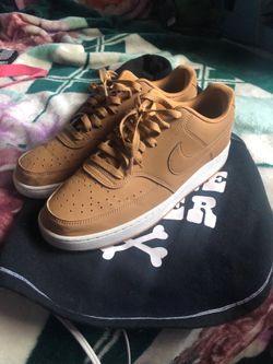Nikes obo