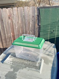 Small Animal Container 