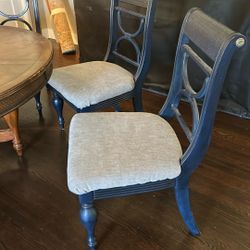 60” Diameter Wood Dining Table And 5 Chairs