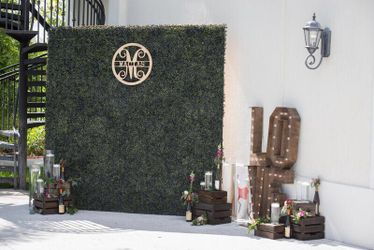 Hedgewall Backdrop for Rnt