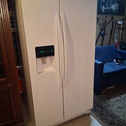KENMORE FRIDGE..36 X 69 WORKING GOOD.DELIVER X $ CLEAN..