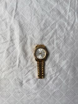 Date adjust watch