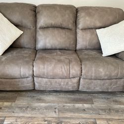 Reclining Couch 