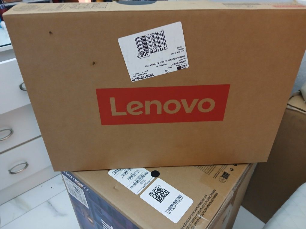 Lenovo IdeaPad Slim 15ABR8