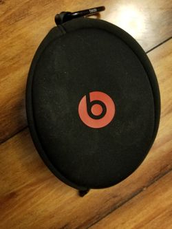 Beats by dre/Apple carrying case