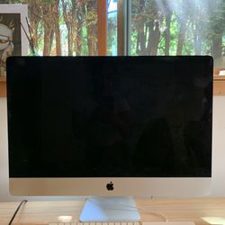 27 inch iMac Desktop With Keyboard And Mouse