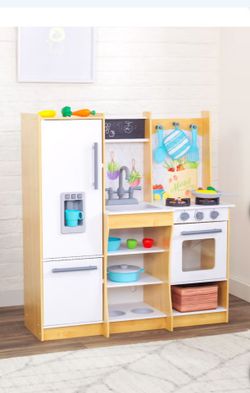 KidKraft play kitchen with all food and accessories pick up in Monrovia Ca