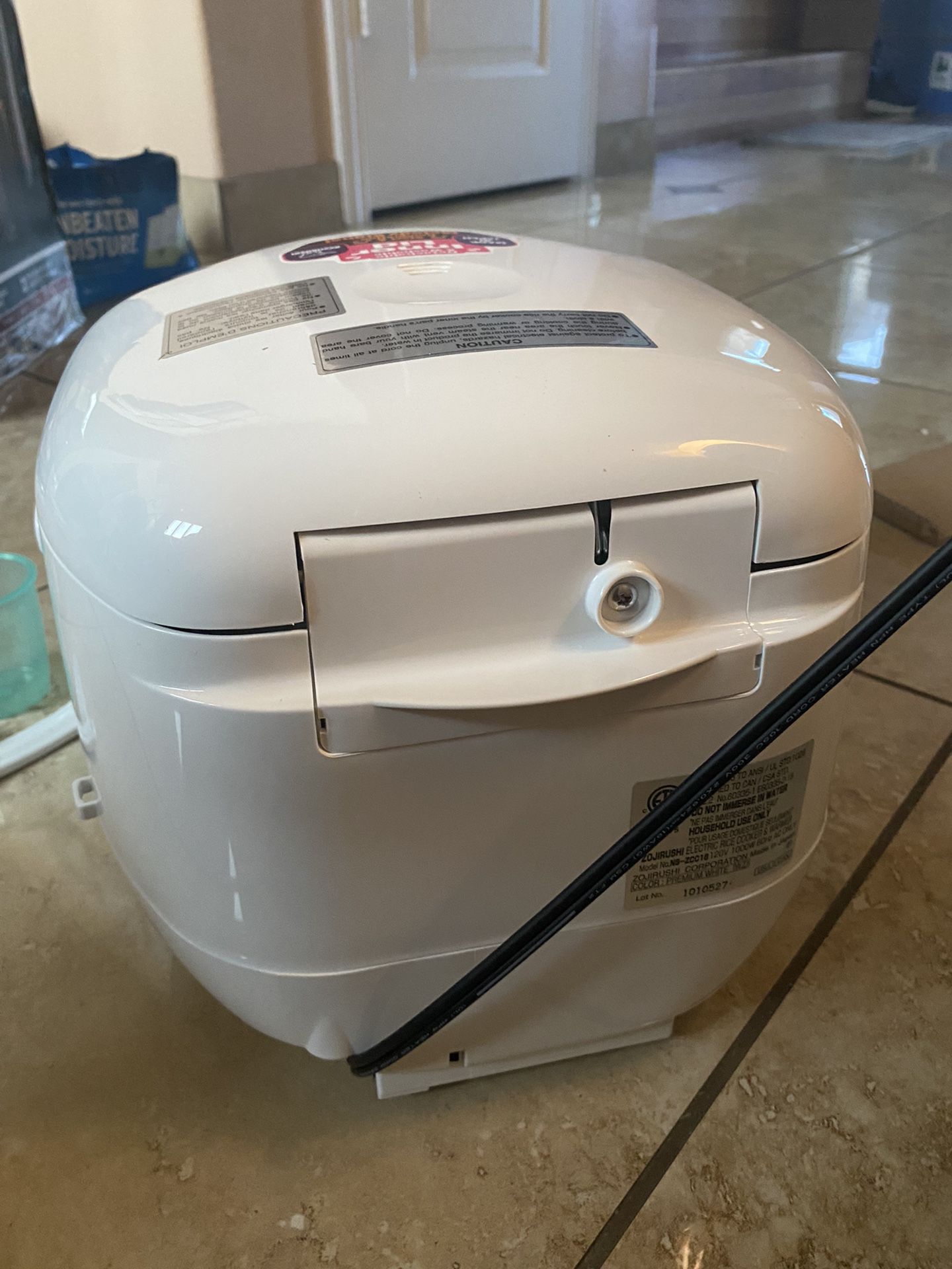 Zojirushi NS-ZCC18 Neuro Fuzzy Rice Cooker & Warmer, 10 Cup, Premium White,  Made in Japan for Sale in Philadelphia, PA - OfferUp