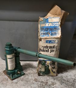 Sears Vintage 1 1/2 Ton Hydraulic Bottle Jack - Lake Nona Area