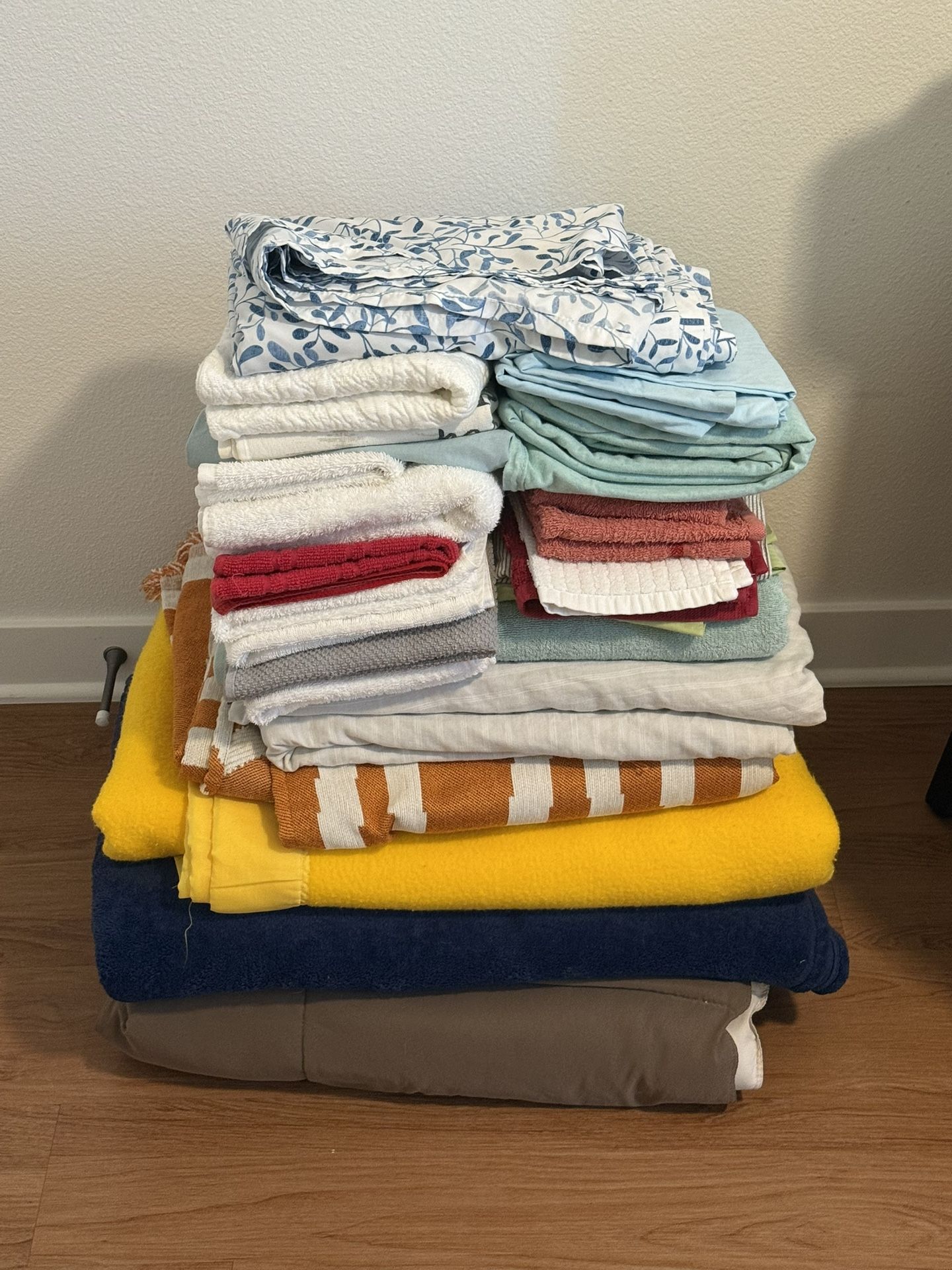 Blankets, Bedsheets, Towels Bundle