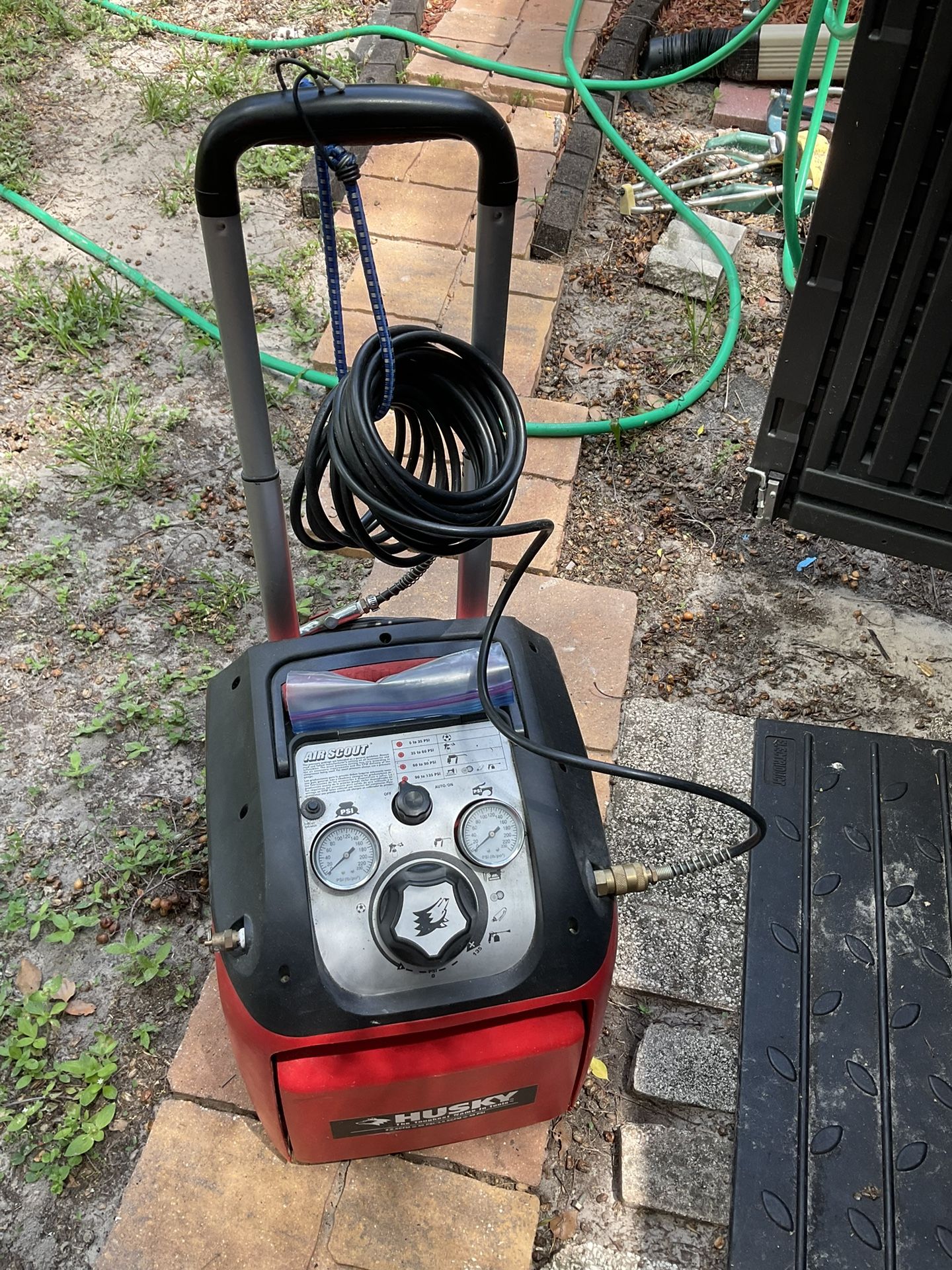 HUSKY AIR COMPRESSOR BARELY USED MOD# 41214 W/MANUAL, REASONABLE Offer Accepted.