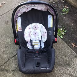 Graco Snugride Infant Car Seat With Base