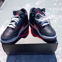 Air Jordan 3 Retro “Moto” GS Black Siren Red Hyper Jade (FV5437 001) New