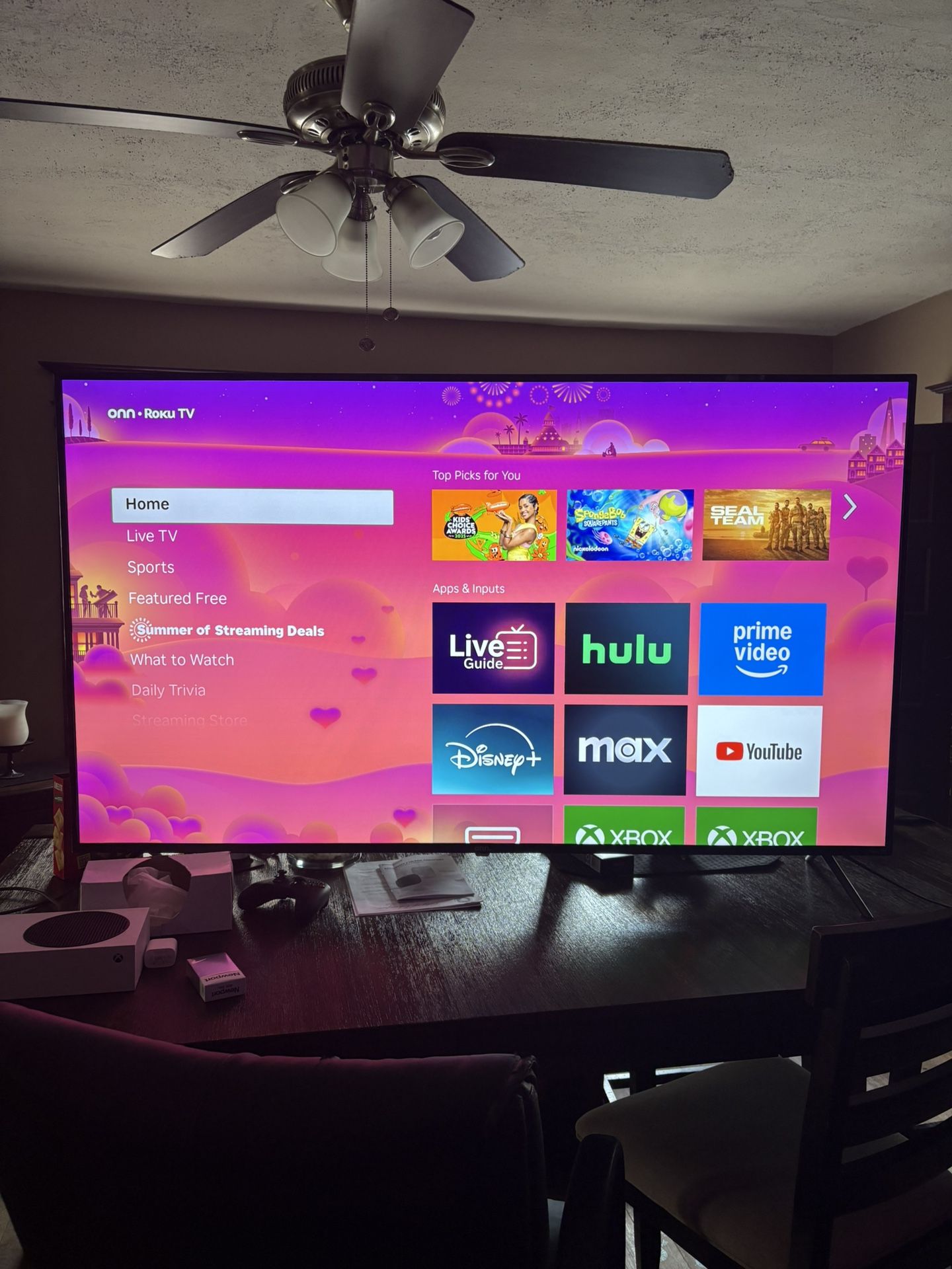 65" 4K Roku Smart Tv