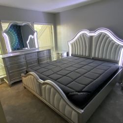 New Set  Bedroom Set 5 Pieces 