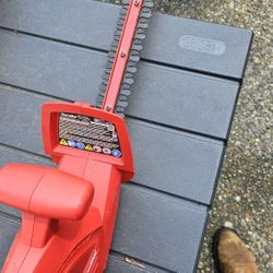 Hedge Trimmer  17 Inch  HOMELITE  - NEW