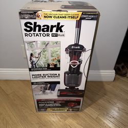 Shark Rotator Pet Upright Vacuum with PowerFins HairPro and Odor Neutralizer Technology