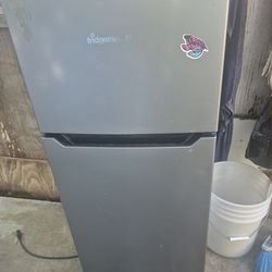Fridgemaster Refrigerator 4.5 cb feet