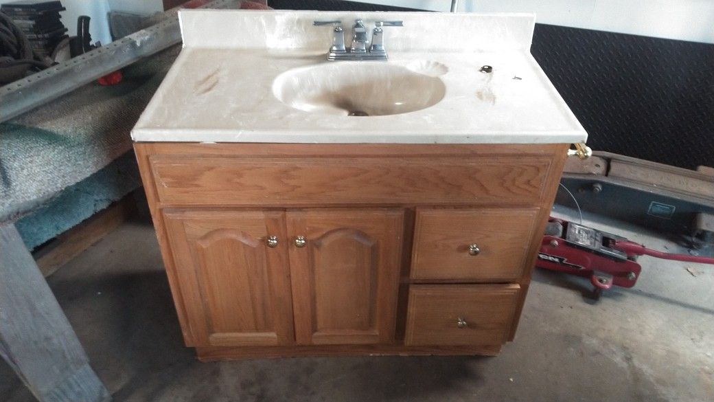 Bathroom And Sink for Sale in Dekalb, IL OfferUp