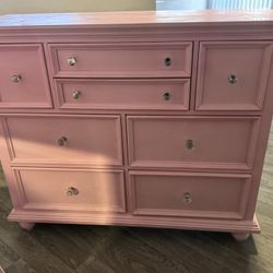Pink Dresser W Mirror 