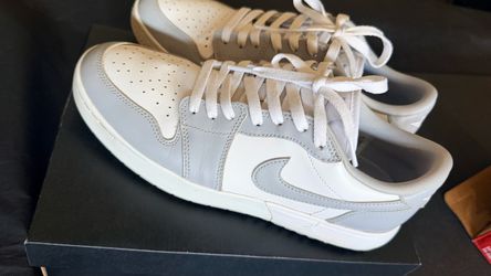 Jordan low 1 Golf spiked Grey/White