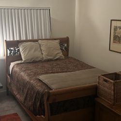 Beautiful Solid Pine Queen Sleigh Bed