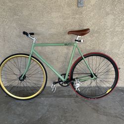 Fixed Gear - bike - A LOT of good parts